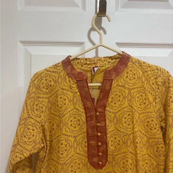 Yellow and Red Patterned Kurta - Picture 2 of 3
